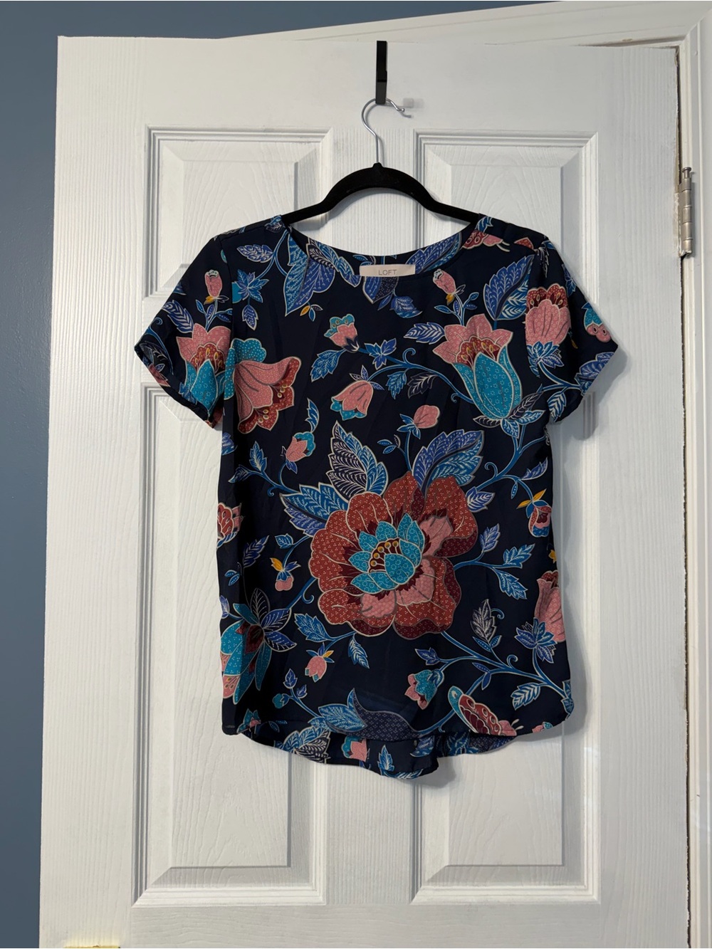 Loft floral blue blouse with sleeves size xs